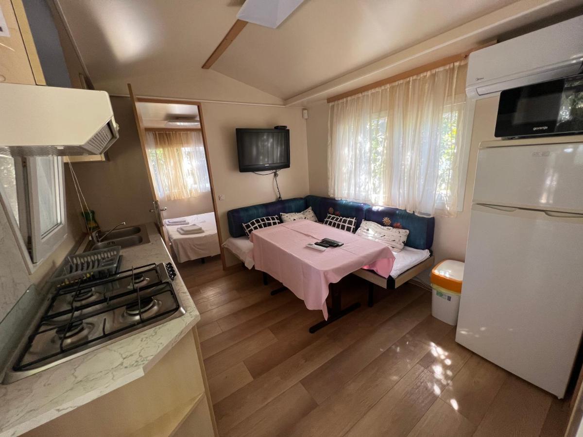 Villa Dalibor wellness, 2 jacuzzies, sauna, parking, grill, observatory, Mediterranean garden Nin Buitenkant foto