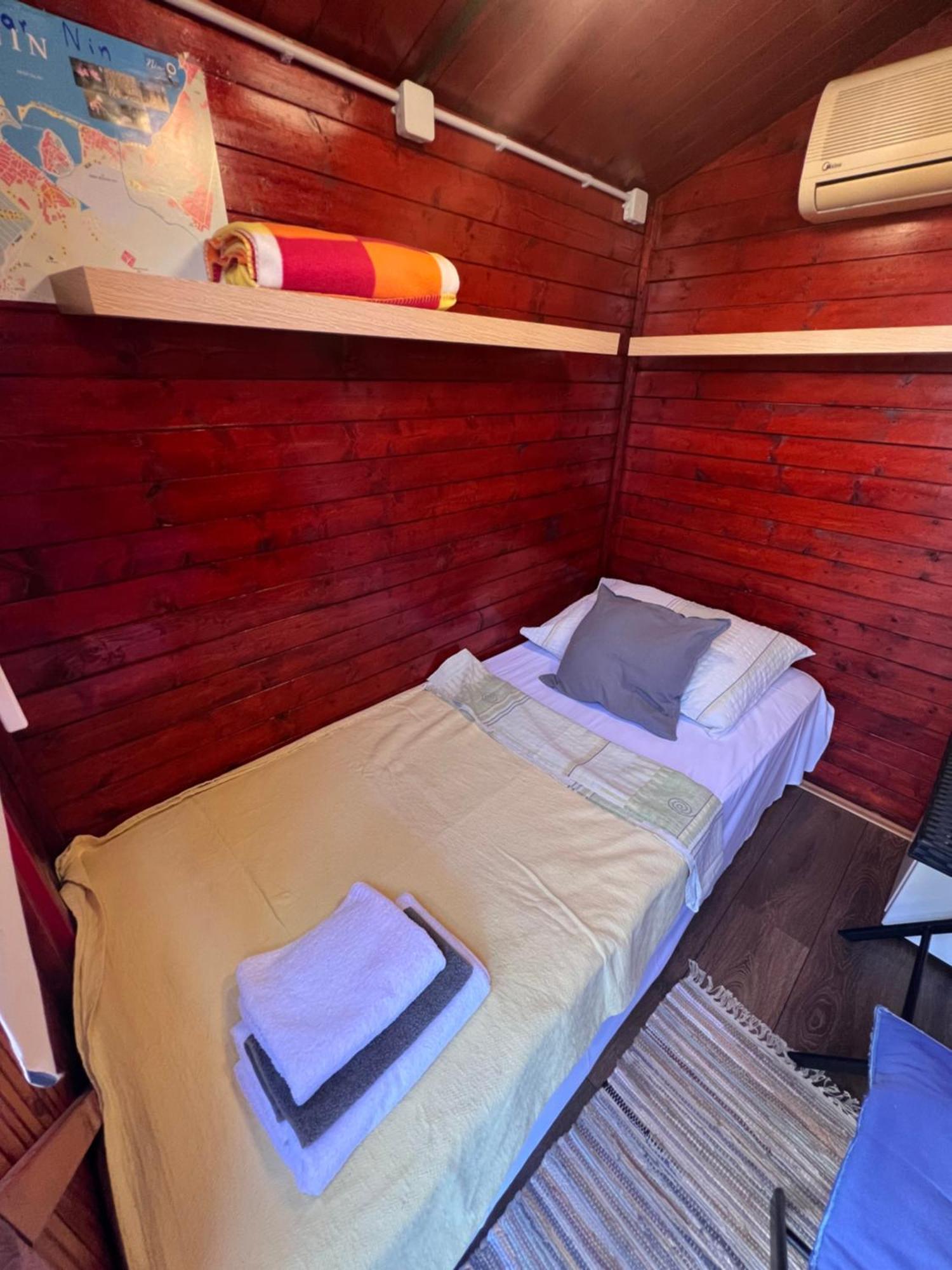 Villa Dalibor wellness, 2 jacuzzies, sauna, parking, grill, observatory, Mediterranean garden Nin Buitenkant foto