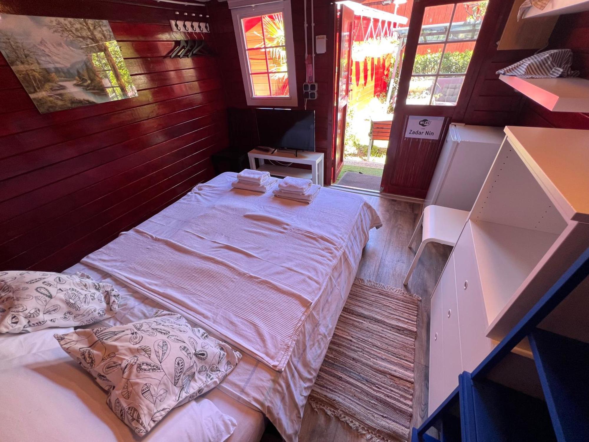 Villa Dalibor wellness, 2 jacuzzies, sauna, parking, grill, observatory, Mediterranean garden Nin Buitenkant foto