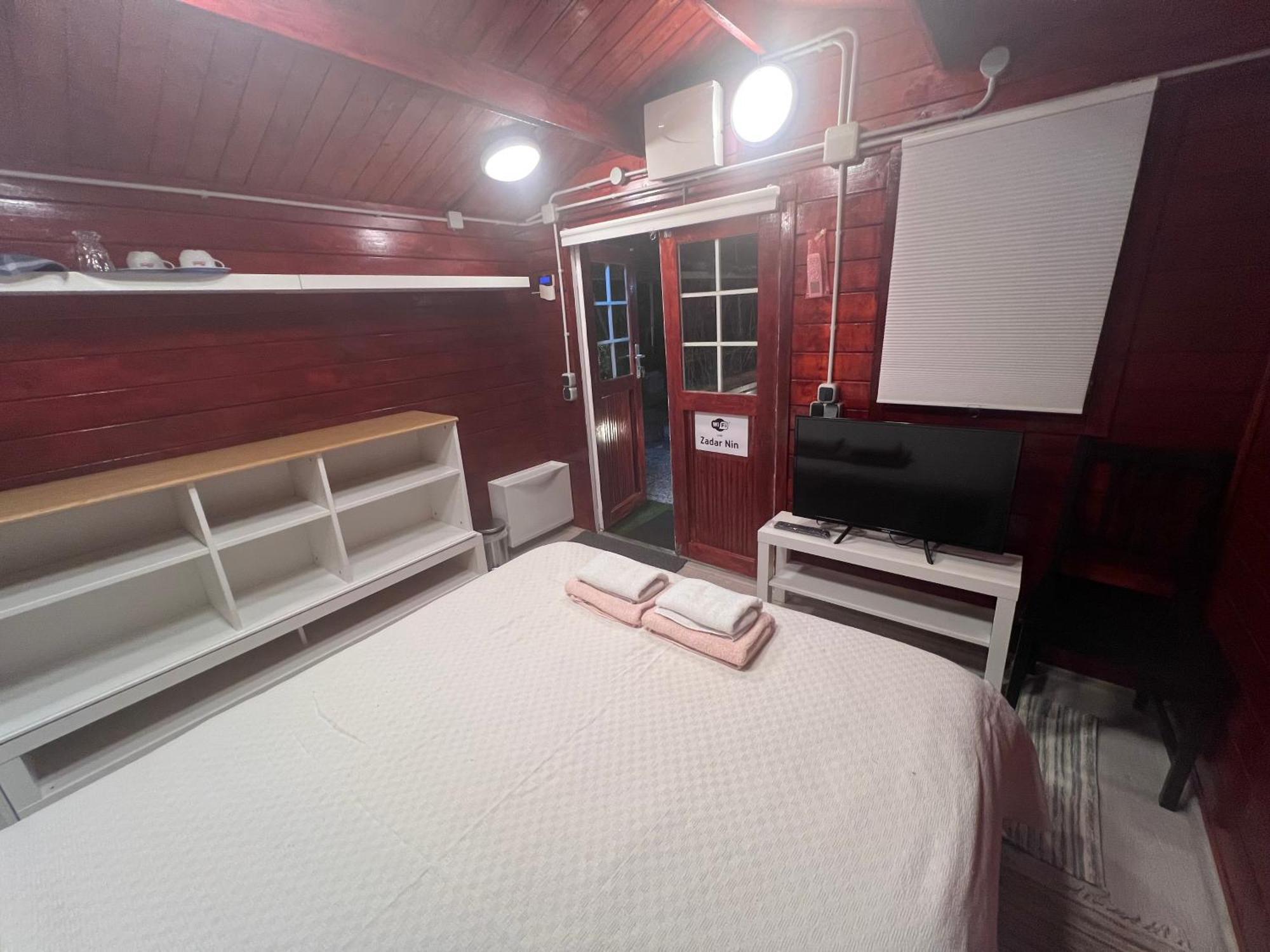 Villa Dalibor wellness, 2 jacuzzies, sauna, parking, grill, observatory, Mediterranean garden Nin Buitenkant foto